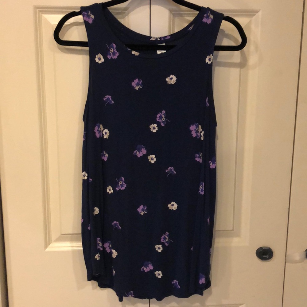 Old Navy Luxe Sleeveless Too in Navy Floral Print